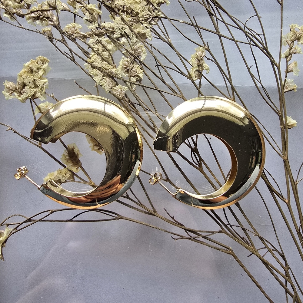 Chunky Gold Hoop Earrings | Crescent Statement Hoops | Retro Minimalist Jewelry